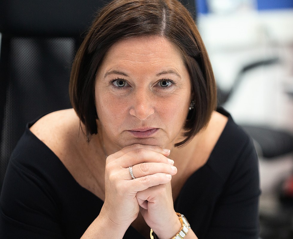 Mateja Sušnik Menart (direktor)