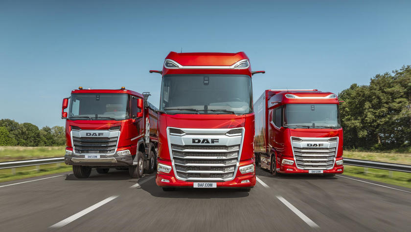 DAF je modele 2025 v konfguracijah 4 x 2 in 6 x 2 serijsko opremil s sistemom kamer digital vision (ki nadomešča običajna ogledala), prediktivnim tempomatom in gumami z nizkim kotalnim uporom, kar omogoča dodatno šestodstotno zmanjšanje porabe. 

Foto: DAF